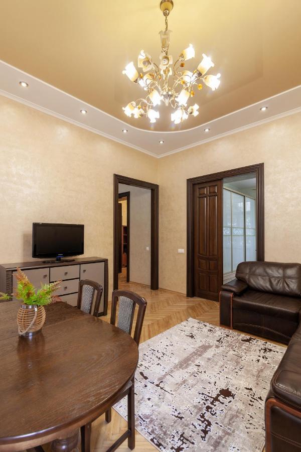 Alfa Apartments Levytskoho 리비프 외부 사진